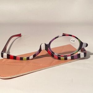 0988 Makeup Cosmetic 2.50 Flip Magnifying Glasses For Precision Application N…